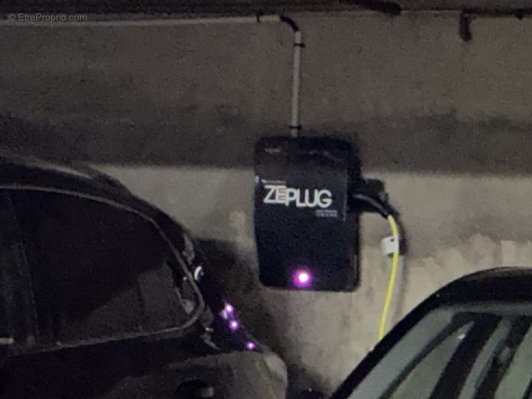 Parking à PARIS-16E