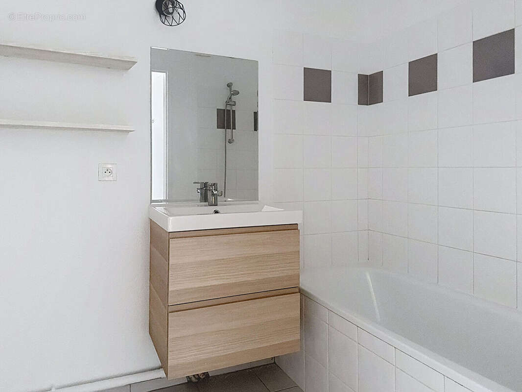 Appartement à FARGUES-SAINT-HILAIRE