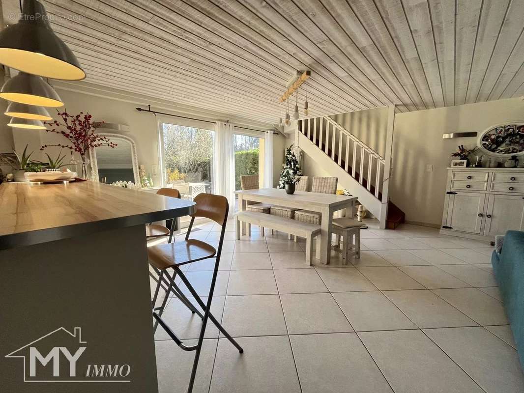 Maison à LAMOTHE-MONTRAVEL