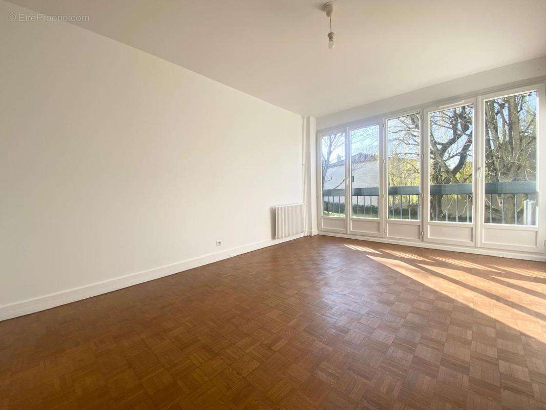 Appartement à CHATENAY-MALABRY