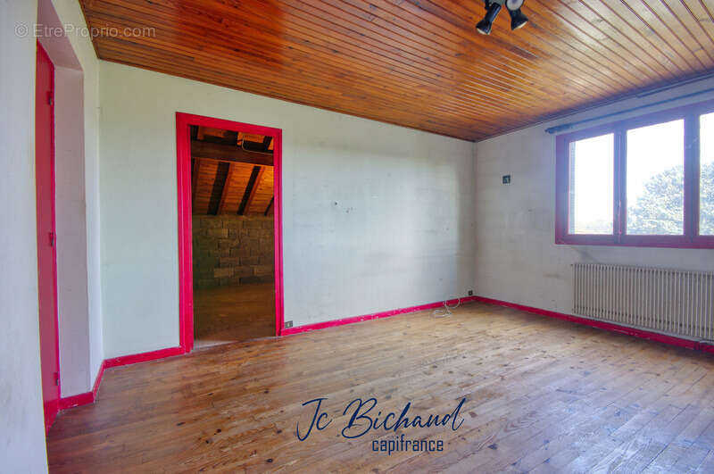 Maison à COLLONGES-AU-MONT-D&#039;OR