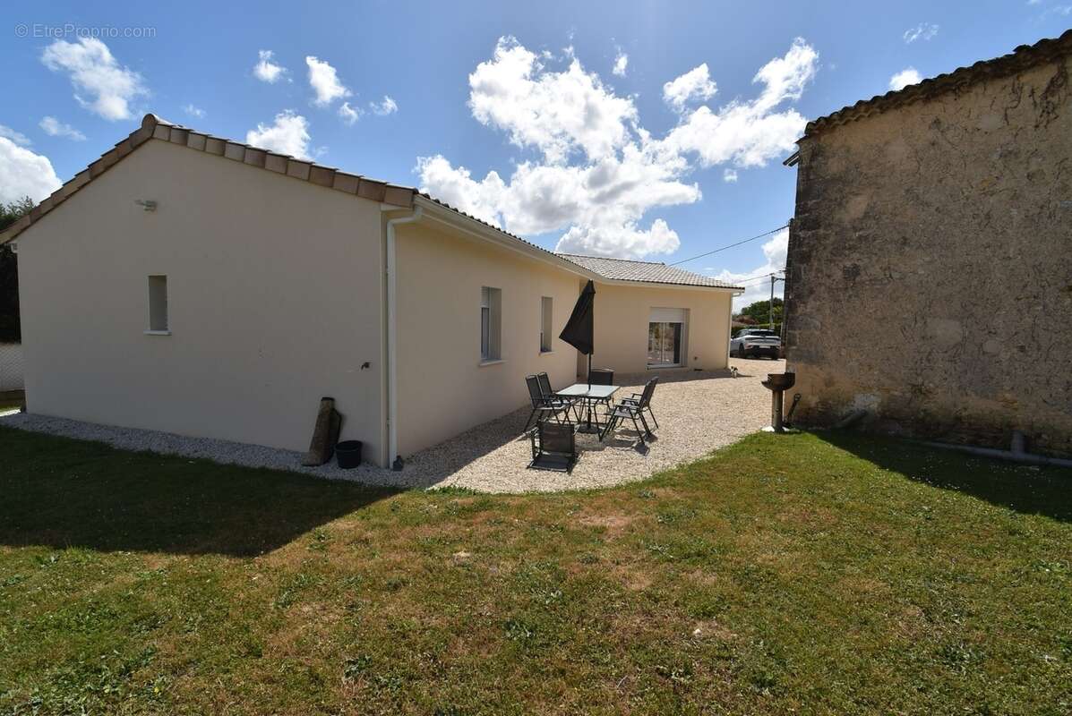 Maison à vendre 4 pièces FLEAC (16) Plain pied, terrain 1000 m2 - photo 4