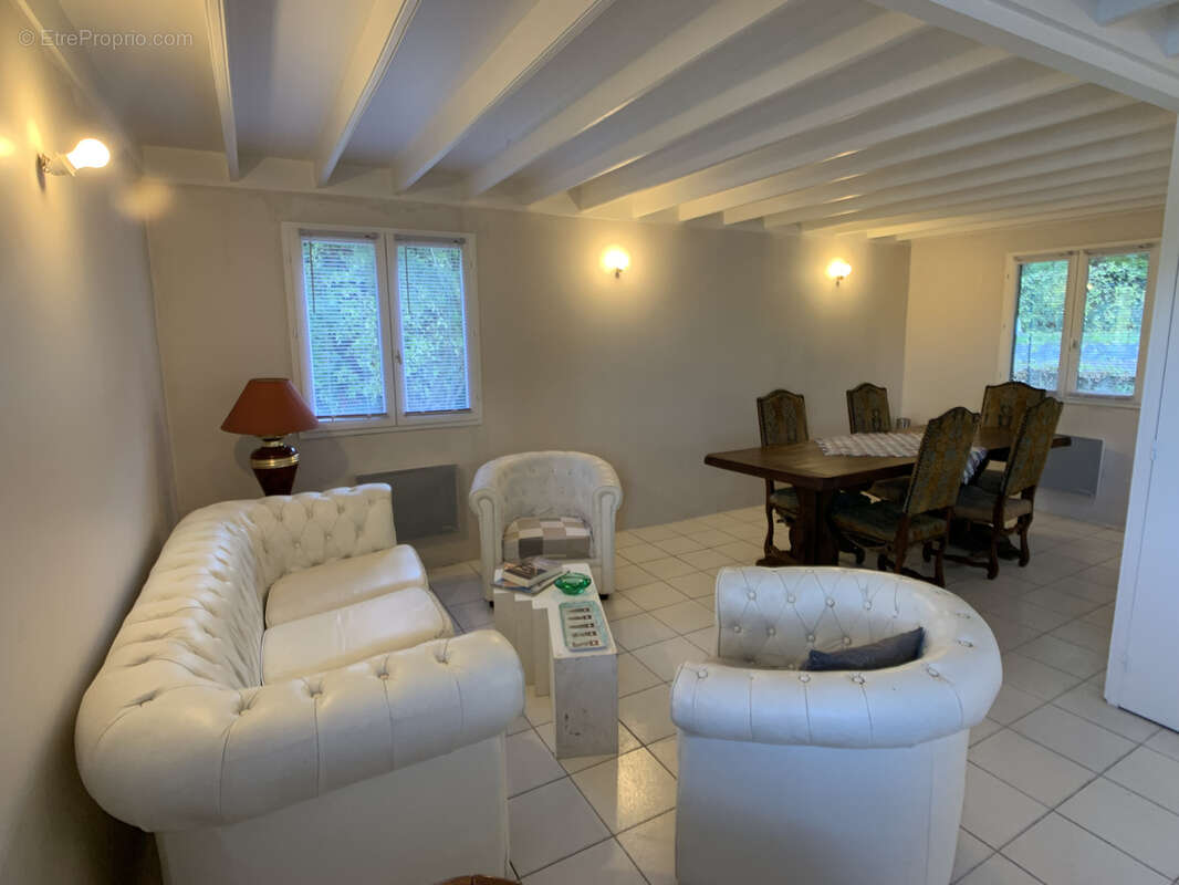 Maison à SAINT-JEAN-LES-DEUX-JUMEAUX