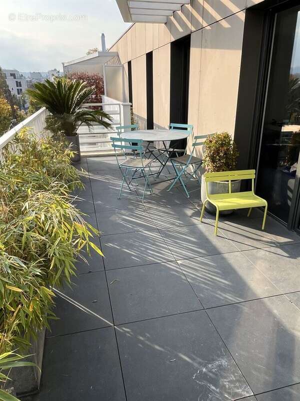 Appartement à ISSY-LES-MOULINEAUX