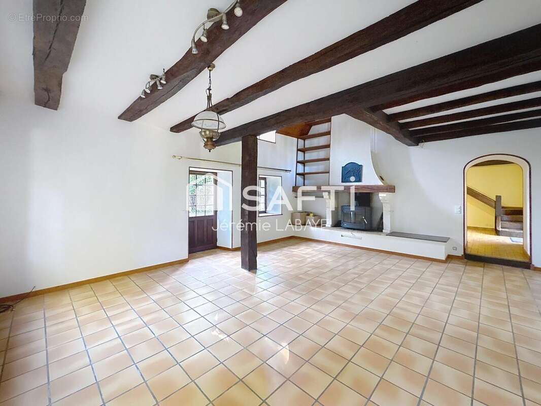 Photo 9 - Maison à VOUILLON