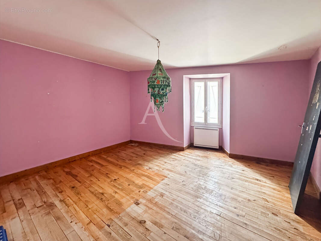 Maison à VIRE-SUR-LOT