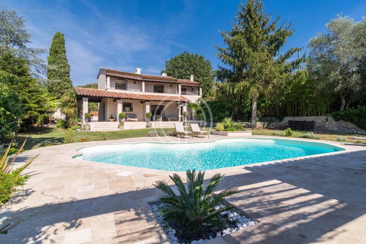 Maison à MOUANS-SARTOUX