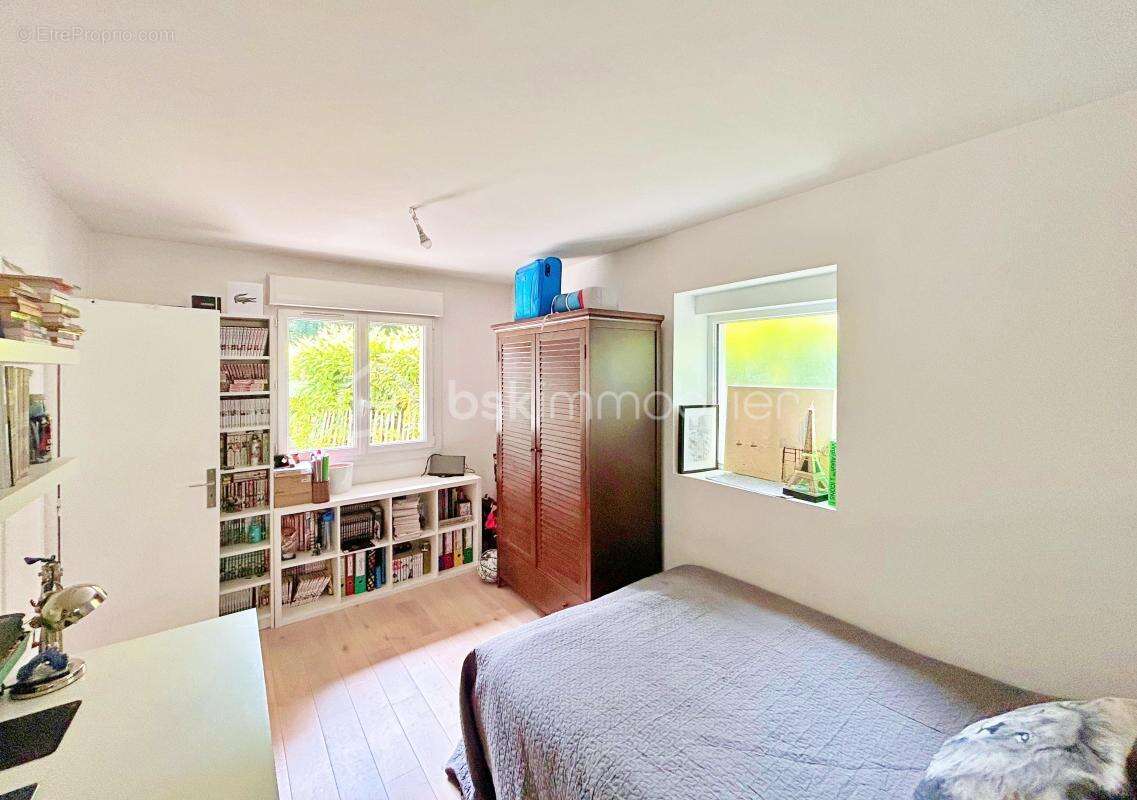 Maison à NEAUPHLE-LE-VIEUX