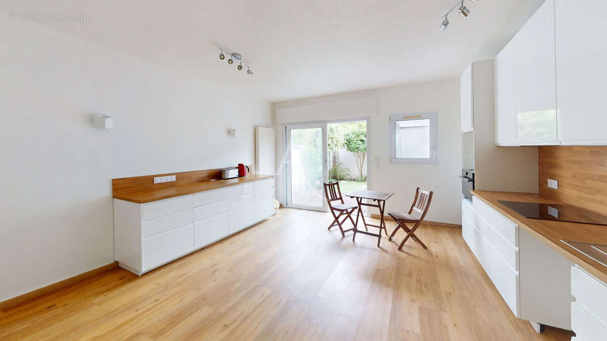 Orléans - Dunois Maison 4 Pièces 93m² - photo 4