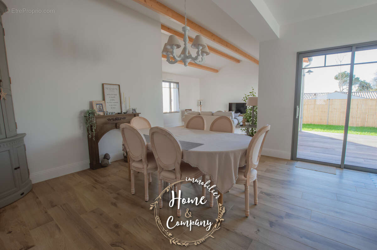 Maison à VAUX-SUR-MER