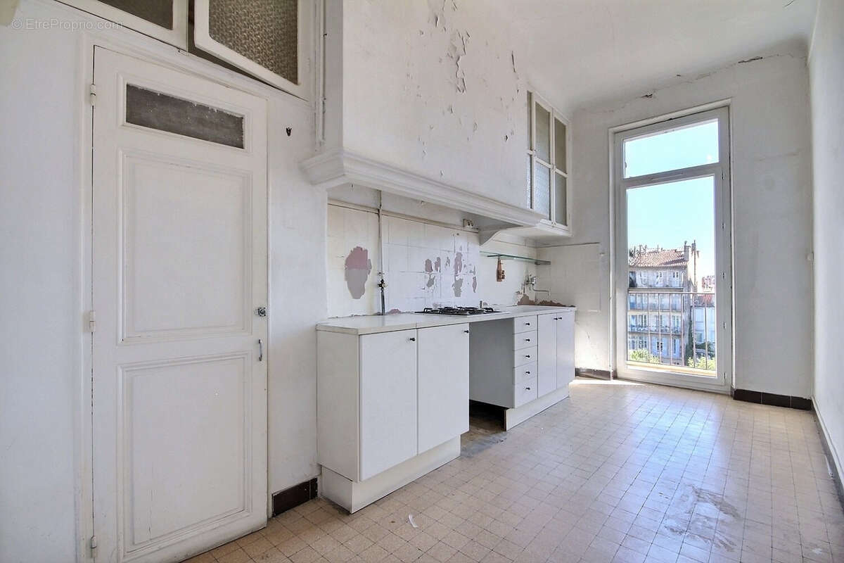 Appartement à MARSEILLE-6E