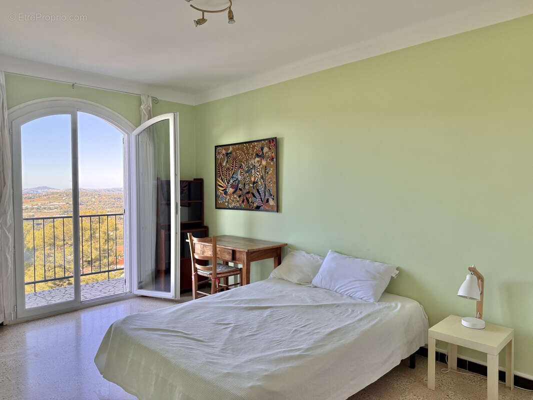 Maison à CARQUEIRANNE