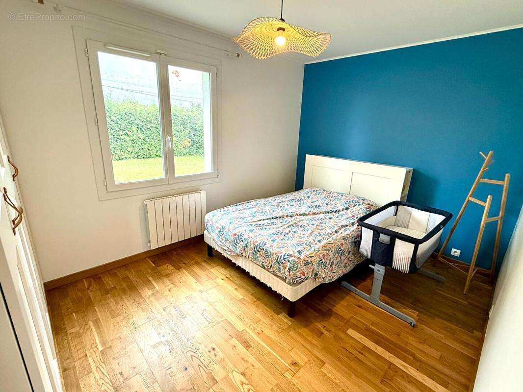 Maison à TREMBLAY-LES-VILLAGES