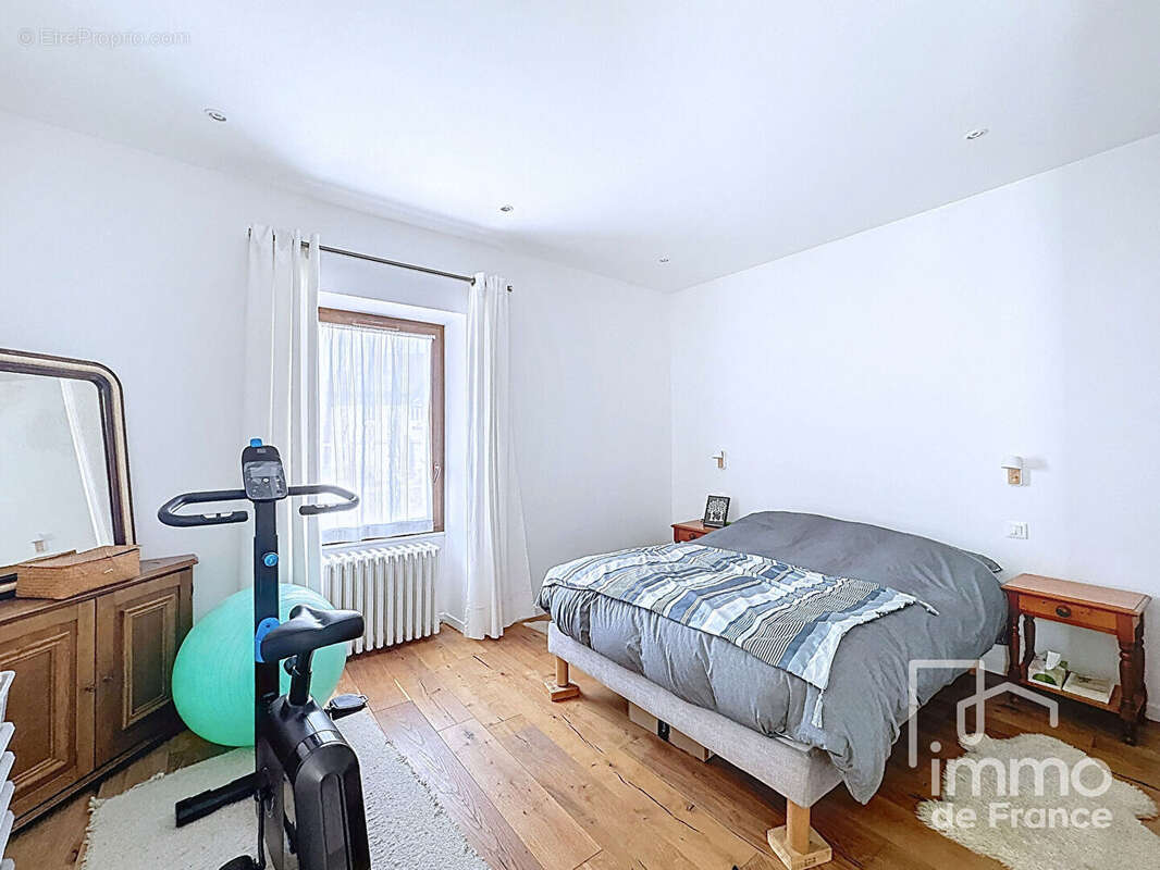 Maison à BELLEGARDE-SUR-VALSERINE