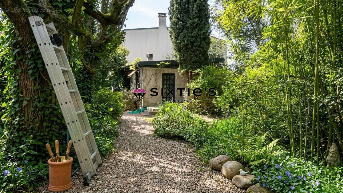 Terrain 705 m² à Conflans-Sainte-Honorine  - photo 6
