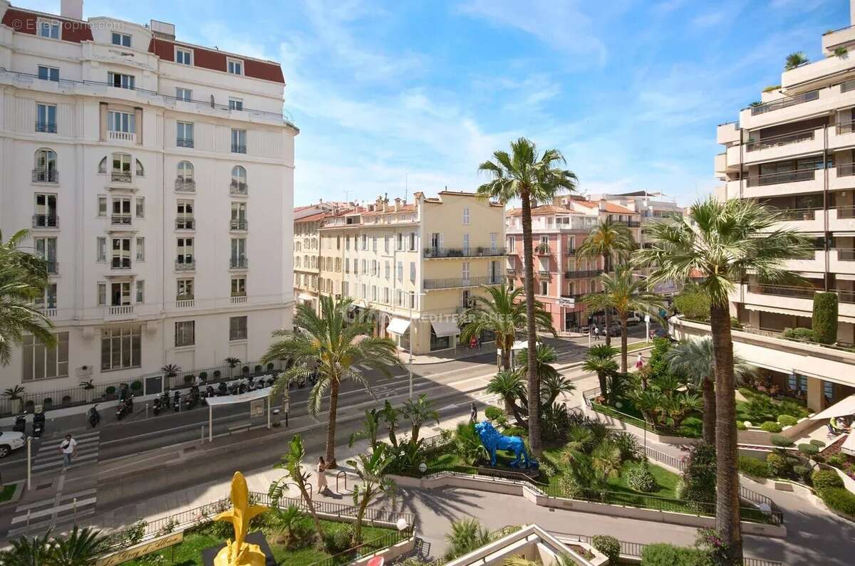 À vendre - Appartement 2 pièces à Cannes, Résidence Le Gray d'Albion - photo 2