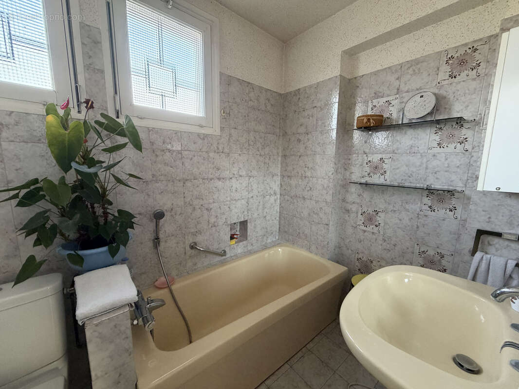 Maison à SAINT-JULIEN-LES-VILLAS