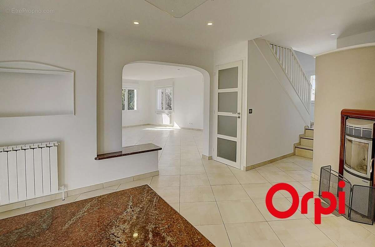 Maison à CAILLOUX-SUR-FONTAINES