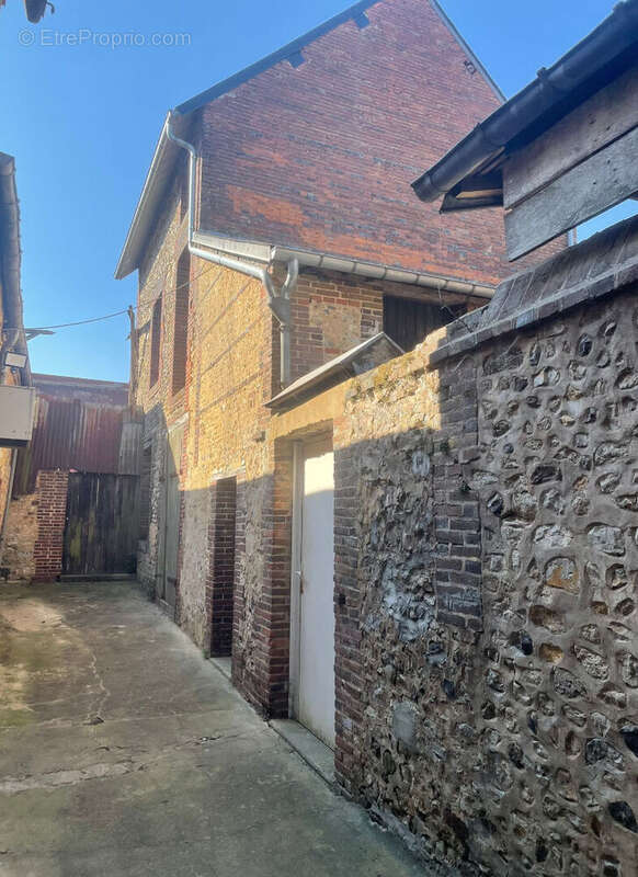 Local commercial avec appartement à vendre au coeur du bourg - M15475 - photo 8