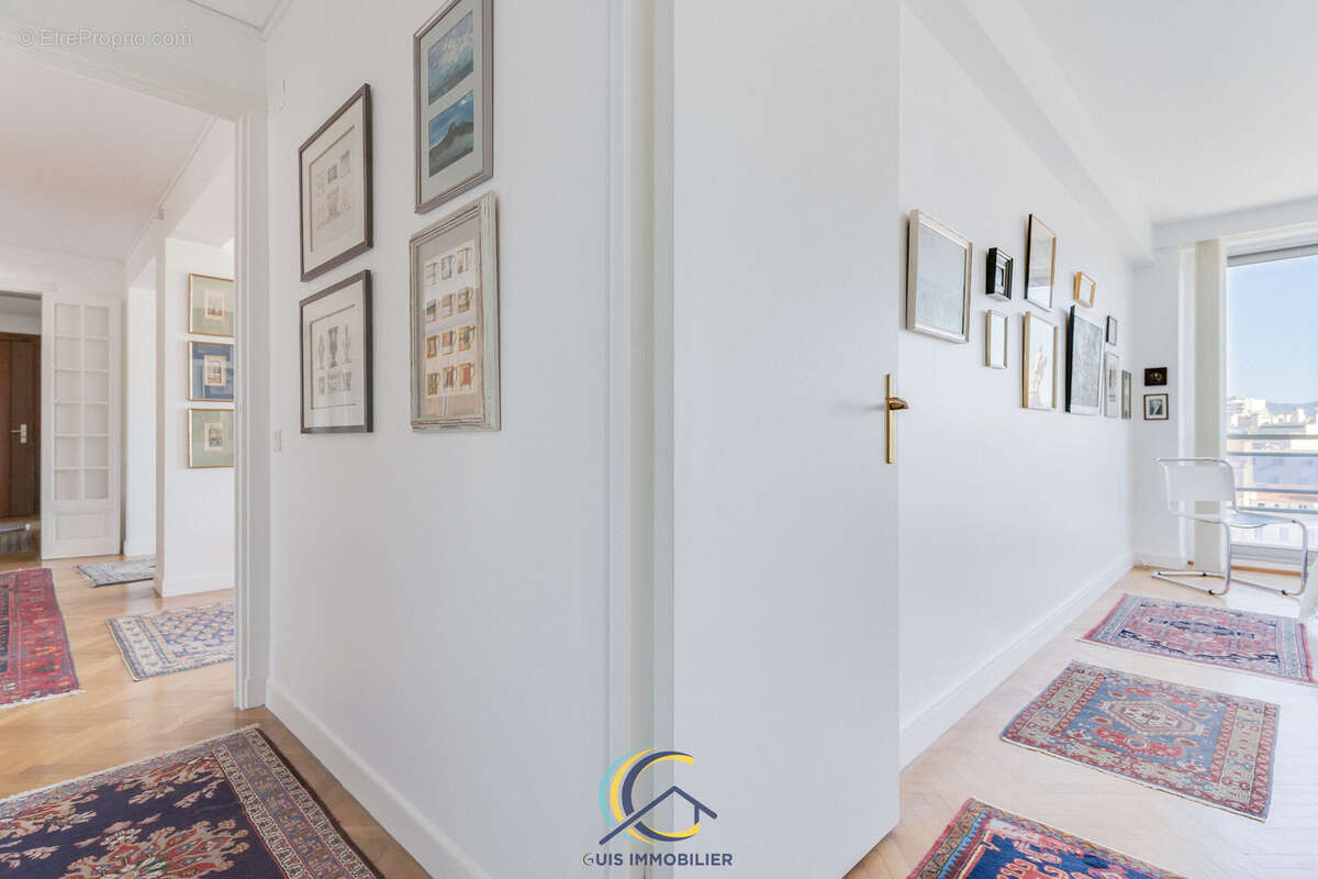 Appartement à MARSEILLE-6E