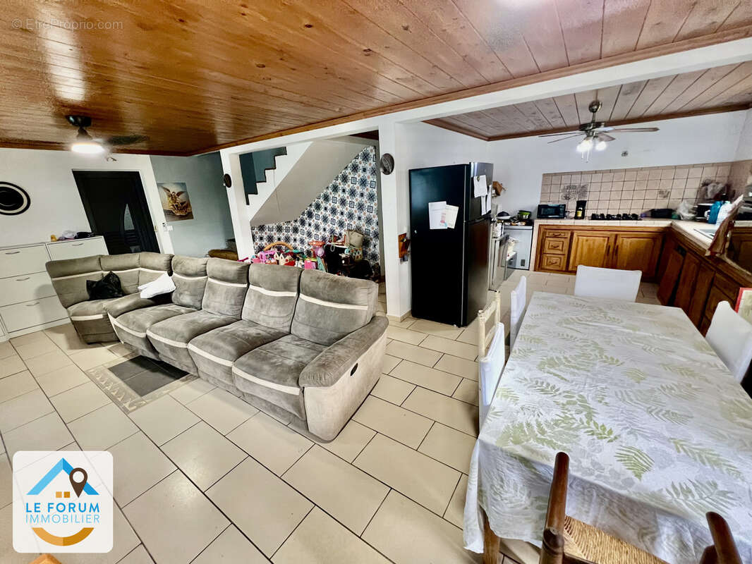 Saint joseph littoral 97480 - villa f6 entretenue et spacieuse - emplacement prise - fort potentiel - photo 3