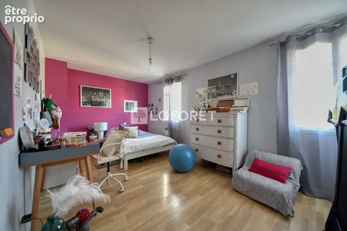 Maison récente avec piscine, située à 5 minutes du centre de lavaur. - photo 8