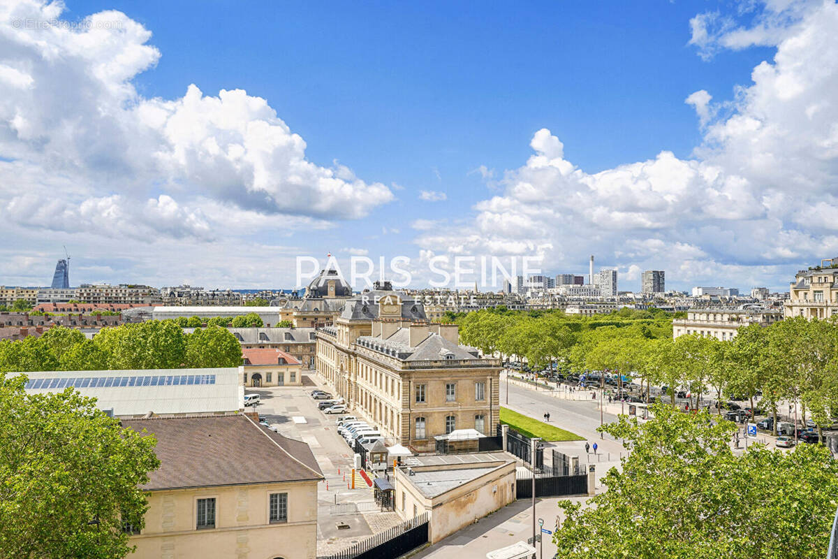 Appartement à PARIS-7E