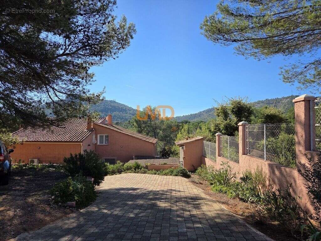 Maison à LA DESTROUSSE