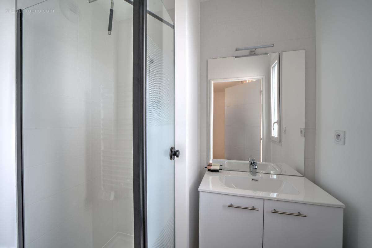 Appartement à CESSY