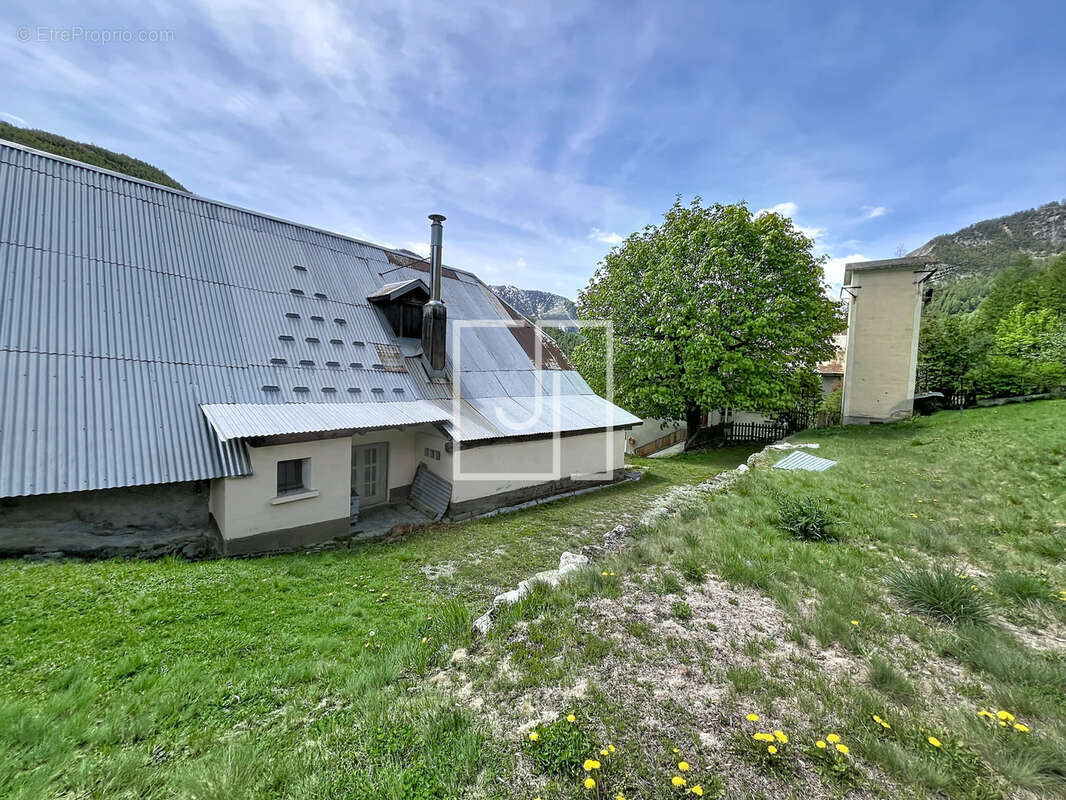Maison à SAINT-PAUL-SUR-UBAYE