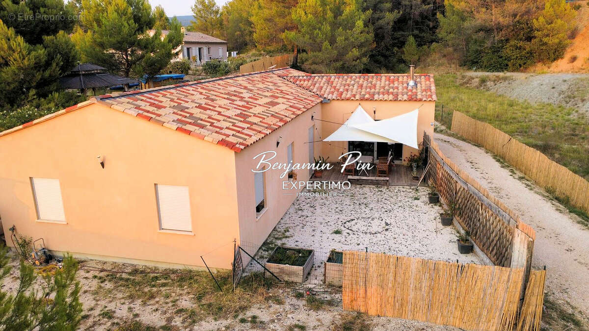 Maison à SAINT-SATURNIN-LES-APT