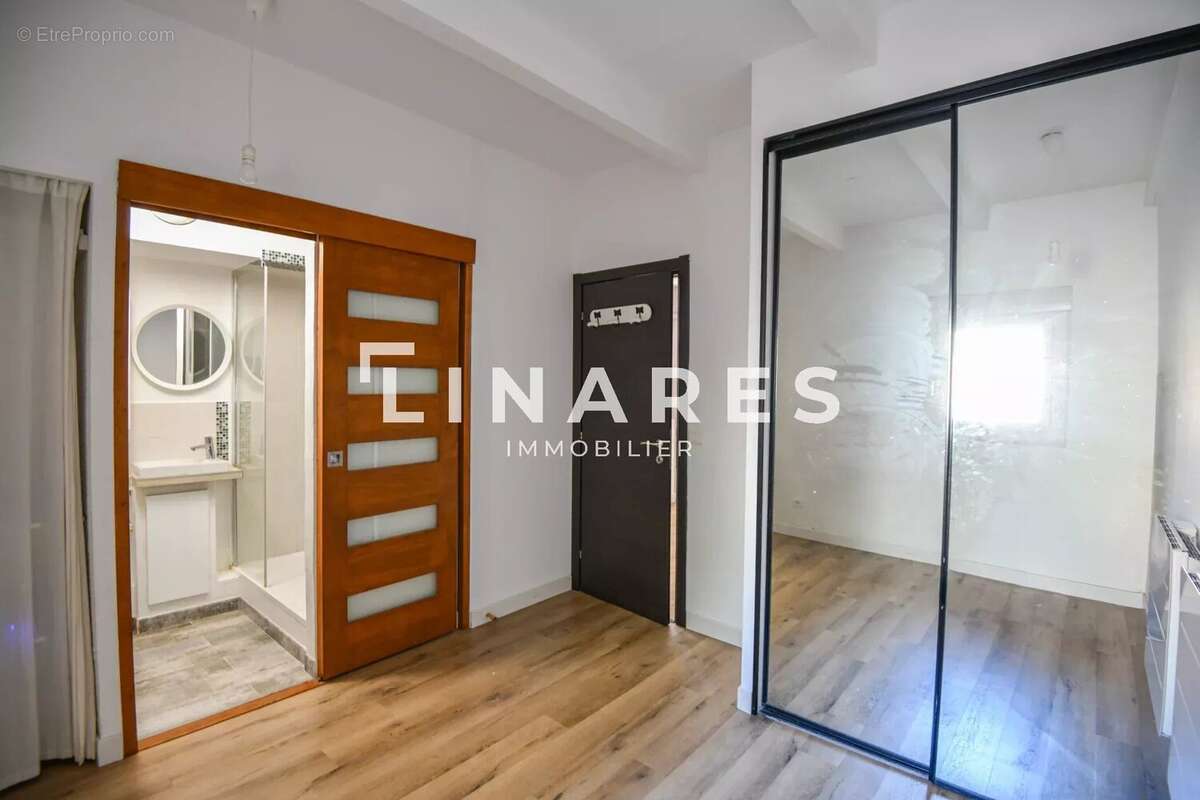Appartement à MARSEILLE-4E