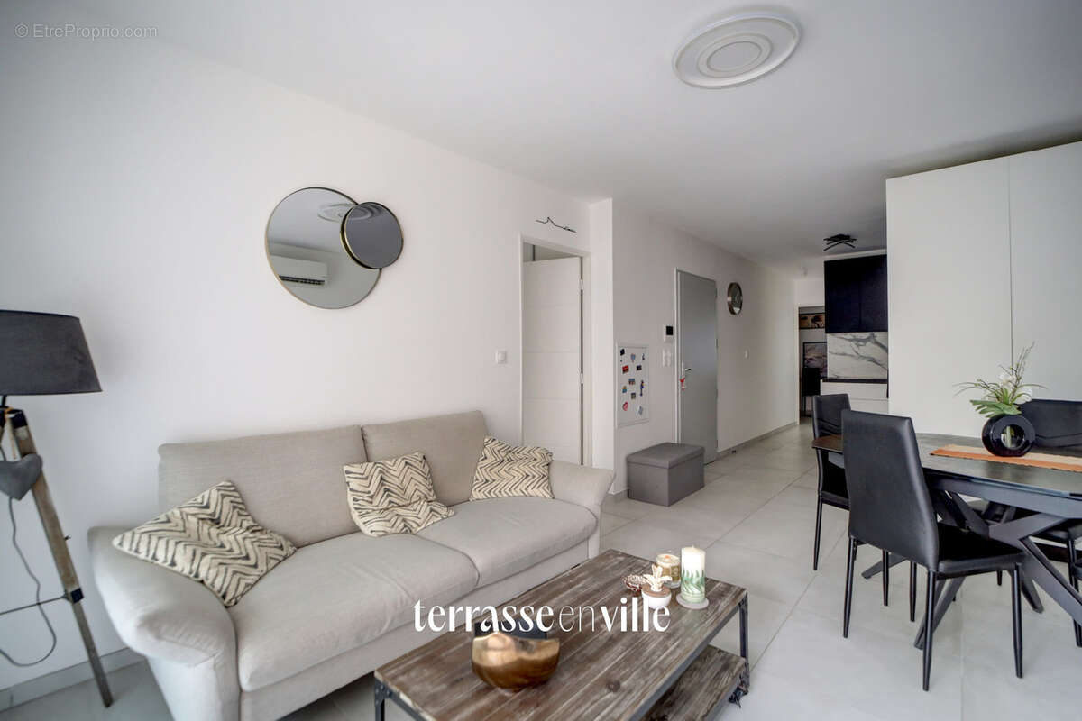 Appartement à SAINT-CYR-SUR-MER