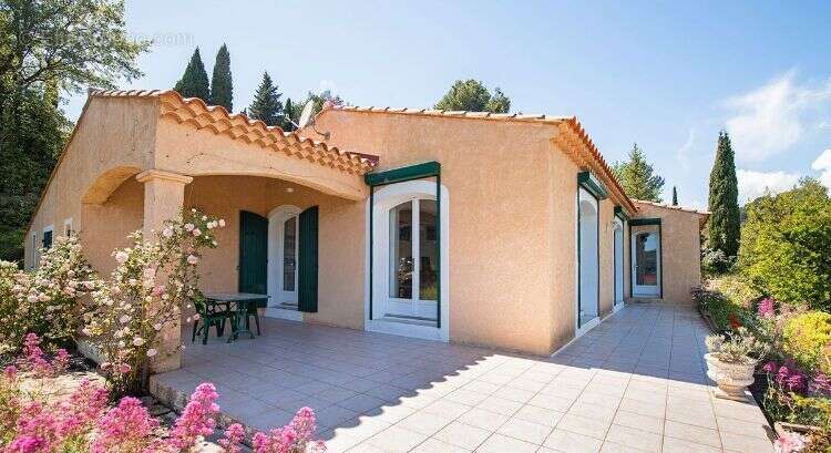 Maison à LE CASTELLET