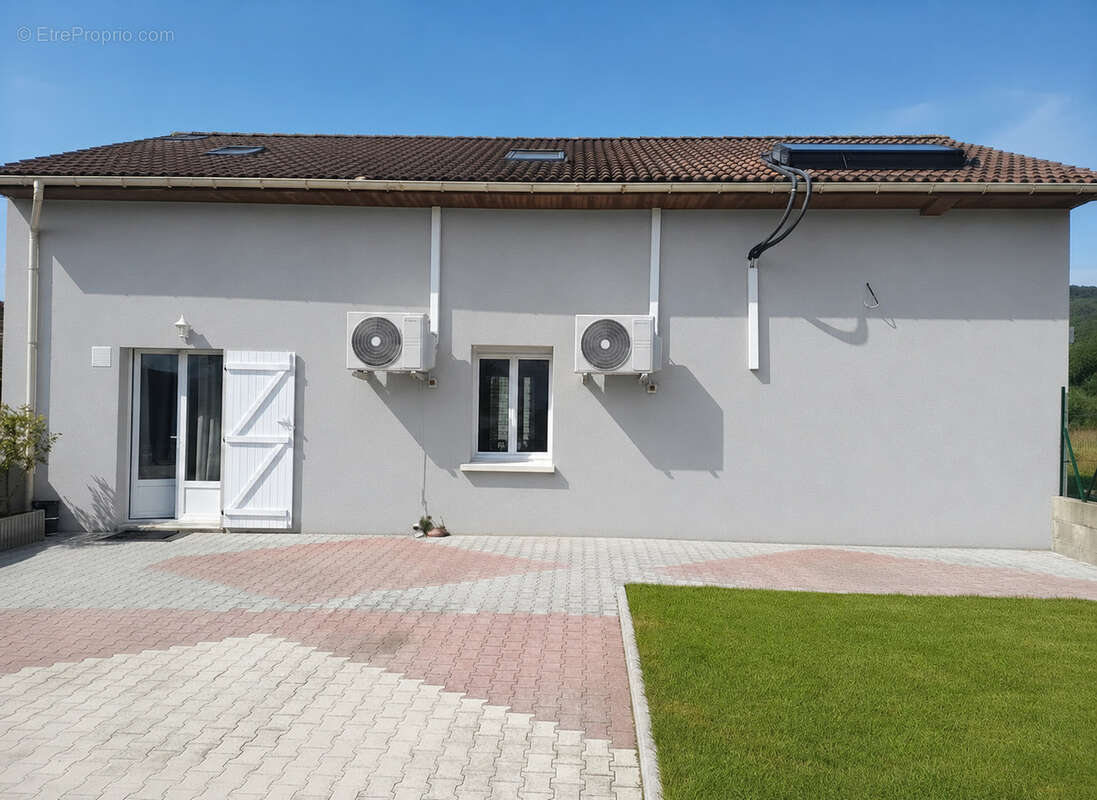 Maison à SALAGNON