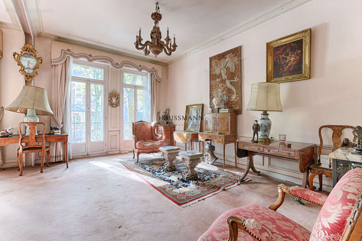 Appartement à PARIS-7E