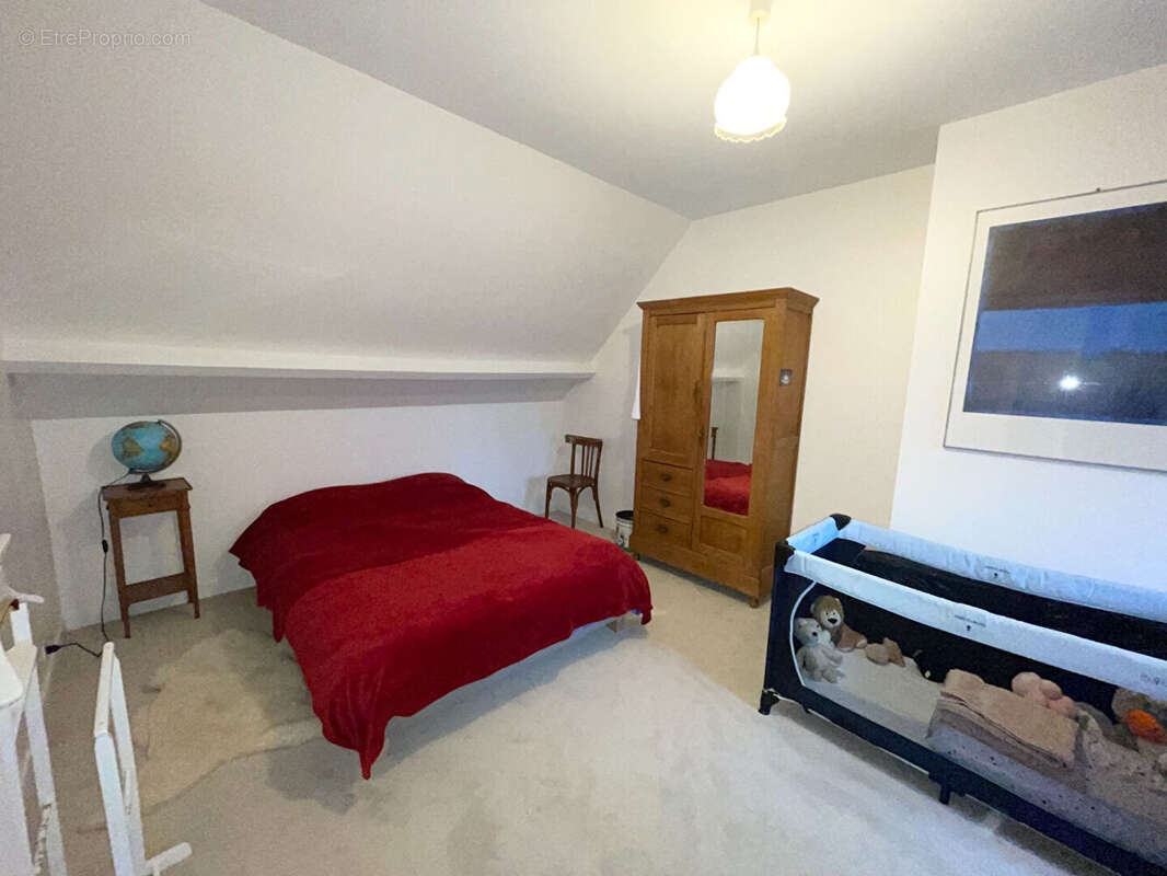 Maison à LE MESNIL-LE-ROI