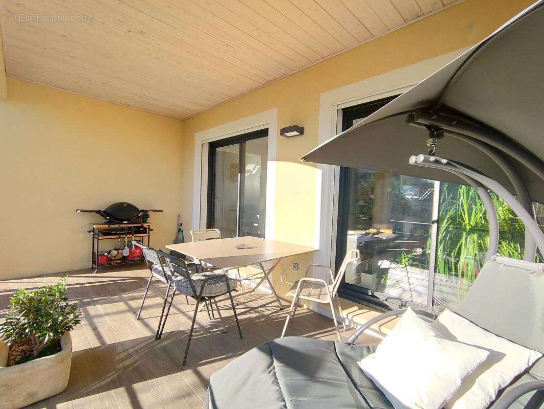 Maison à VEZENOBRES