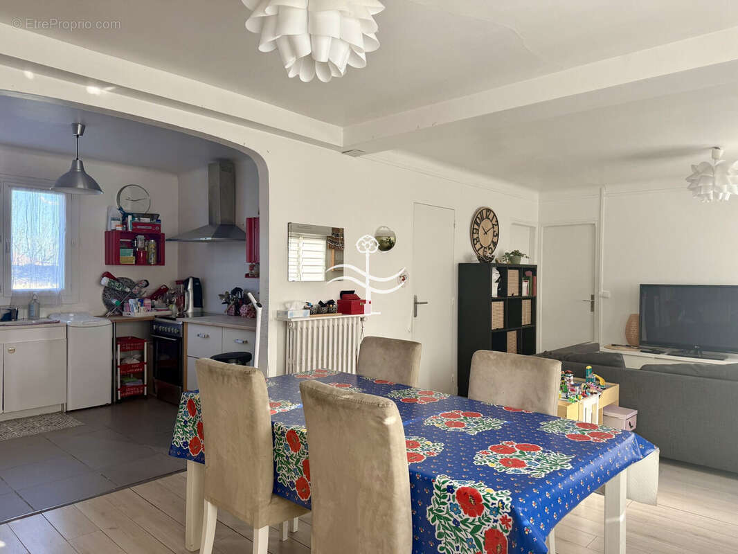 Maison à FLEURY-SUR-ORNE