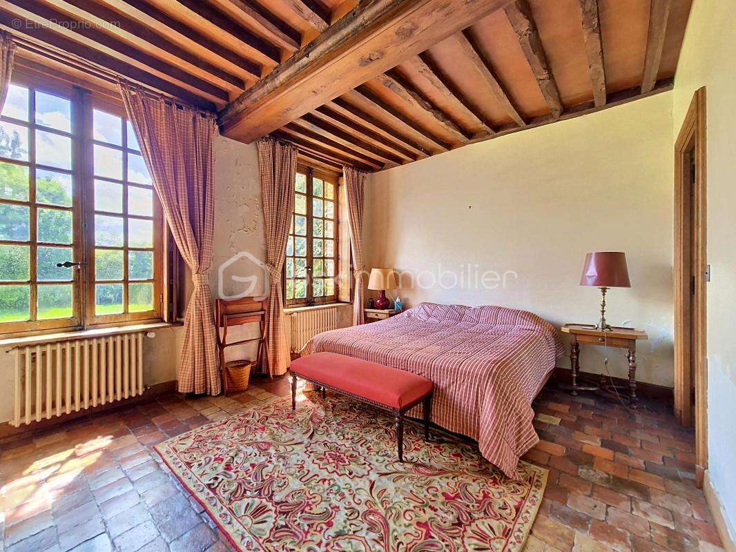 Élégante maison de maître, avec deux maisons d'amis, sur plus de 2Ha de terrain, à 9 kms de Honfleur ! - photo 11