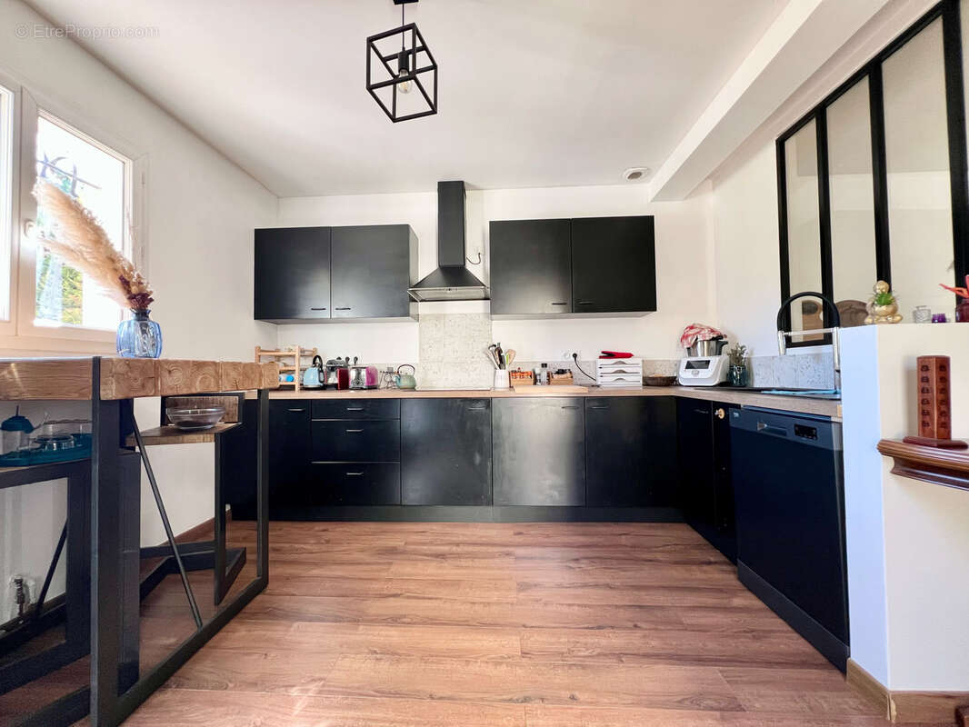 Maison à CUGES-LES-PINS