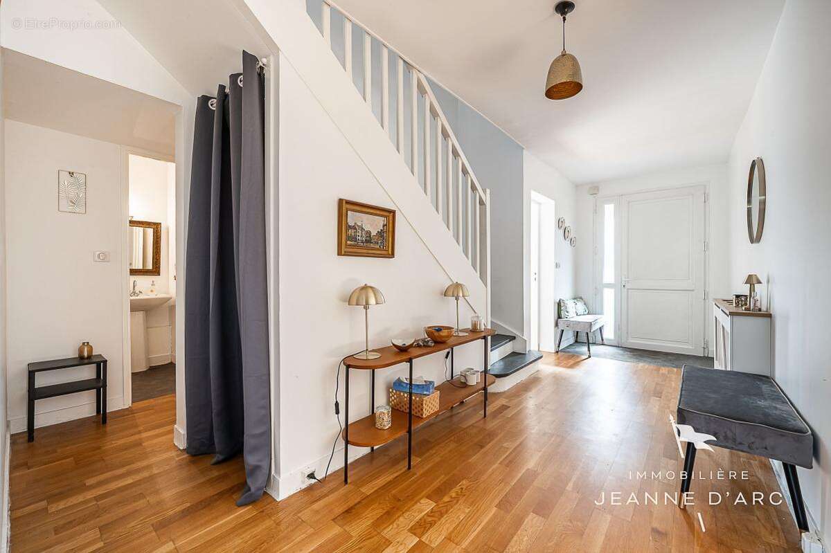 Maison à LES LOGES-EN-JOSAS