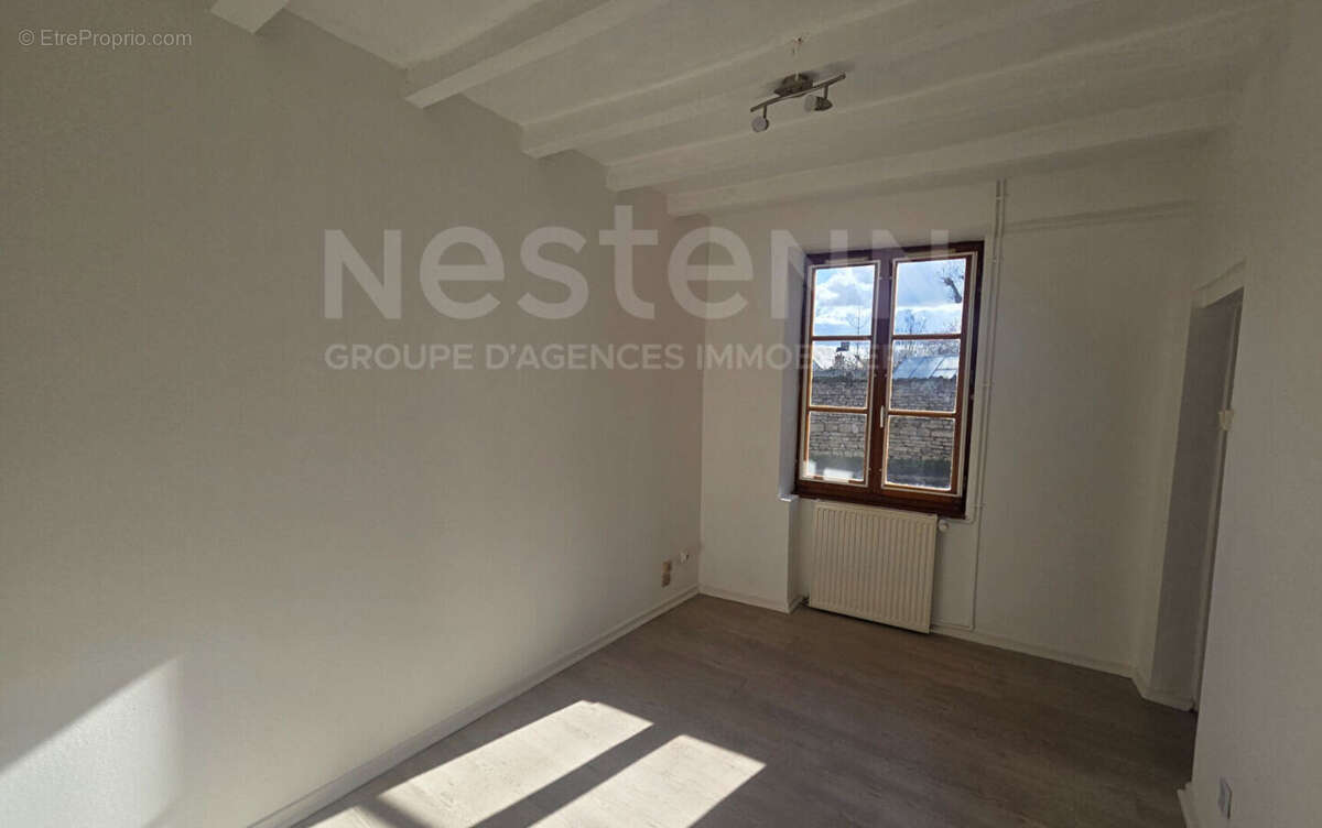 Maison à COULANS-SUR-GEE