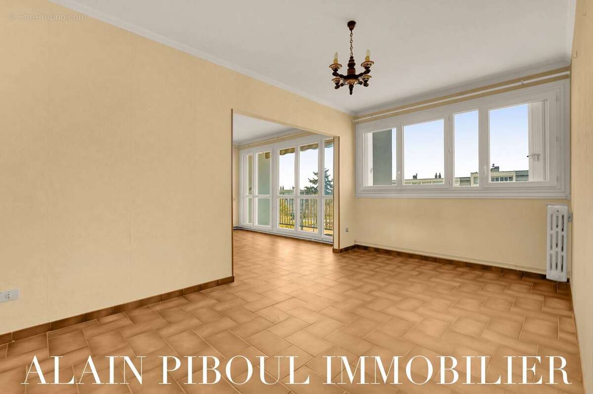 Appartement à CASTELGINEST