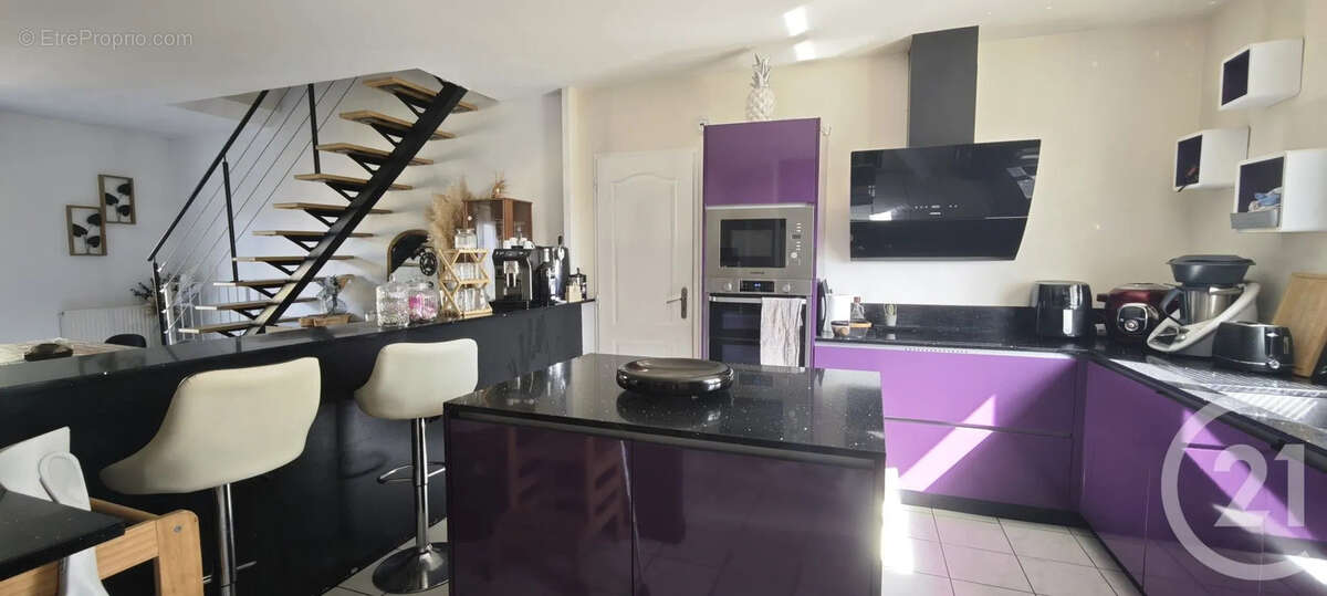 Maison à SAINT-DENIS-LES-PONTS