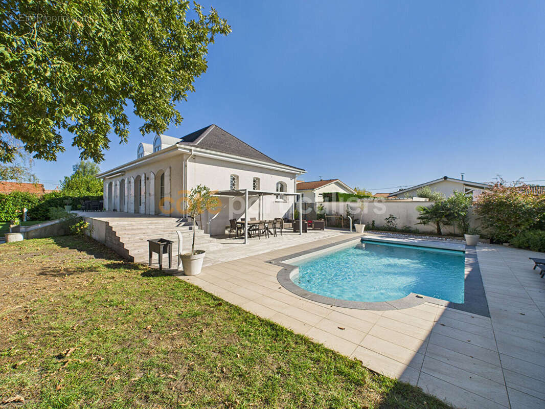 Maison à VILLENAVE-D'ORNON