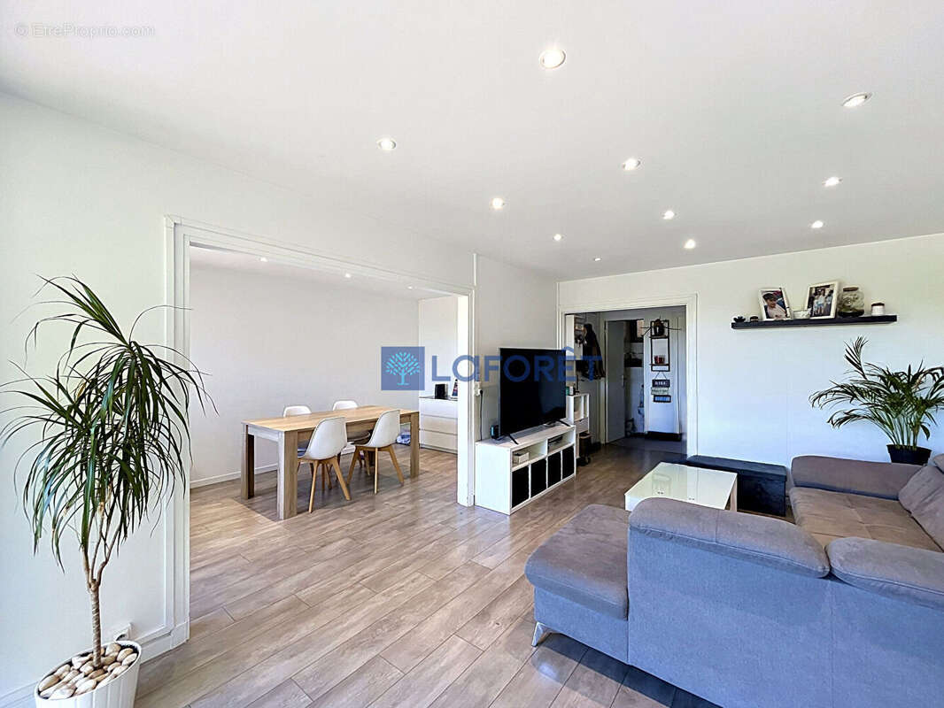 Appartement à SAINTRY-SUR-SEINE