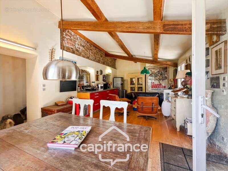Maison à vendre 6 pièces HYERES (83) - Charme de l'ancien - 4 chambres - 200m2 habitables - Piscine - possibilité 2 appartements - photo 5