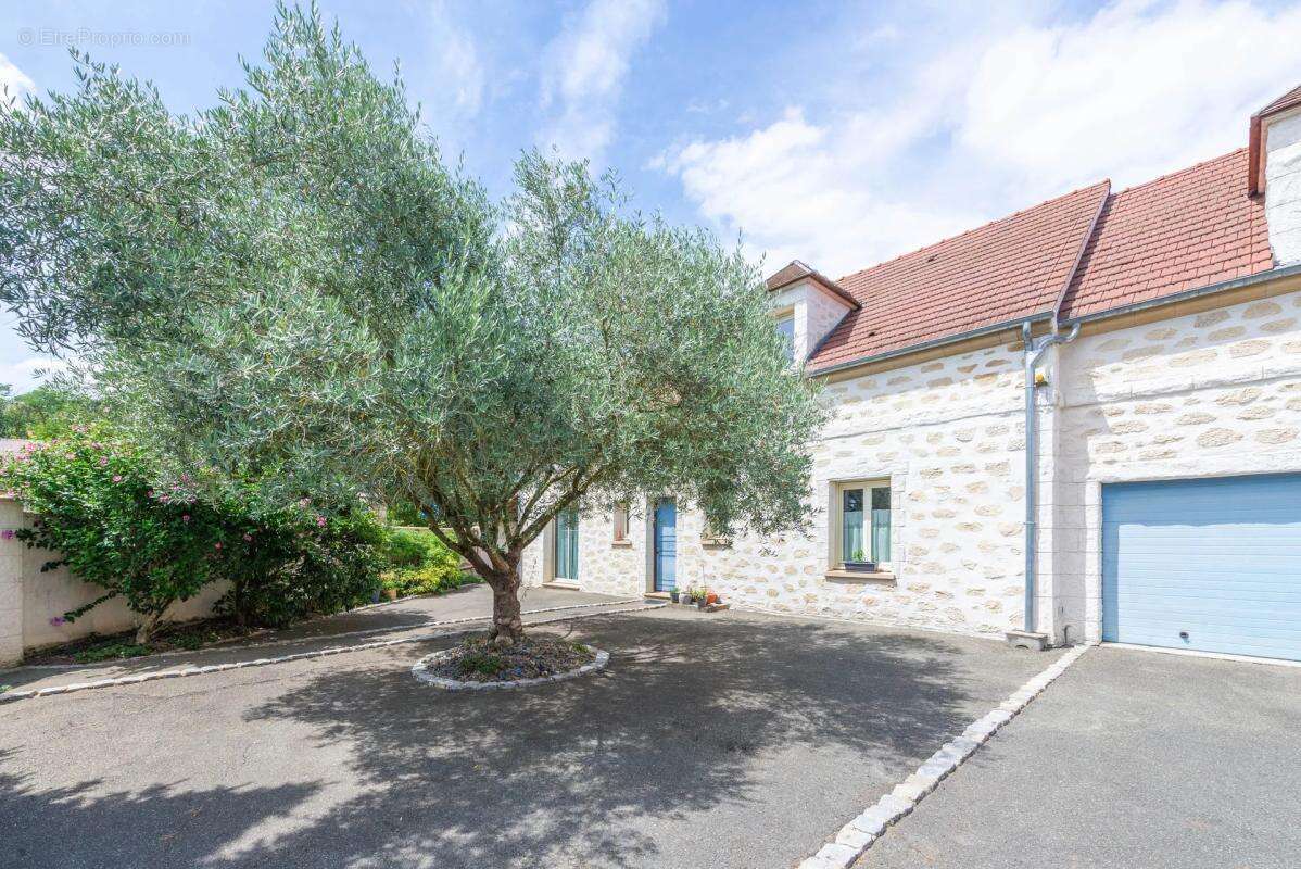 Maison de 8 pièces de 180 m² à Jambville - photo 24