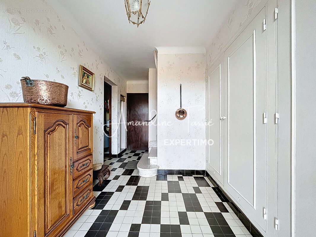 Maison à CREISSELS